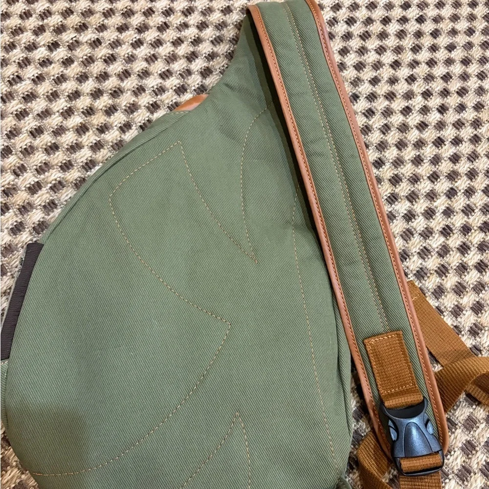 NWT Claire Chase Colorado Sling Bag Style: 765, Green - Picture 3 of 4
